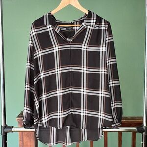 NWOT Ann Taylor Plaid V-Neck Blouse - Size Large Petite